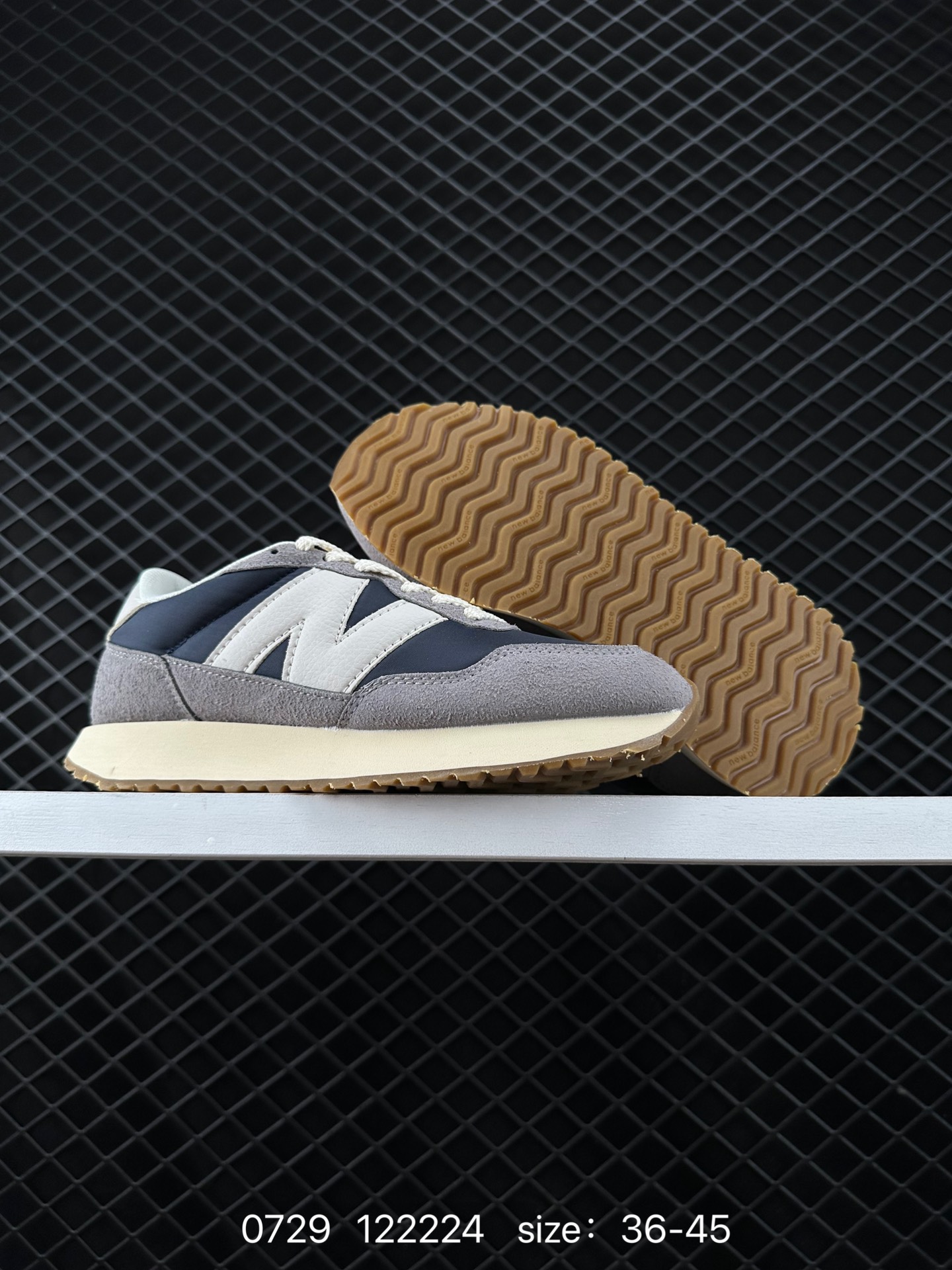 New Balance MS327